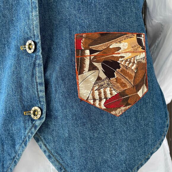 🔥VTG 90s Sunbelt Denim Vest Western Boho Ethnic Feathers print Patched Chains M - Picture 6 of 16